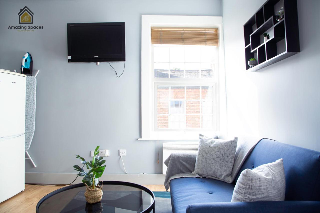 City Centre 2 Bed Flat Sleeps 3 For Work And Leisure With Free Wifi By Amazing Spaces Relocations Ltd Warrington Exteriör bild